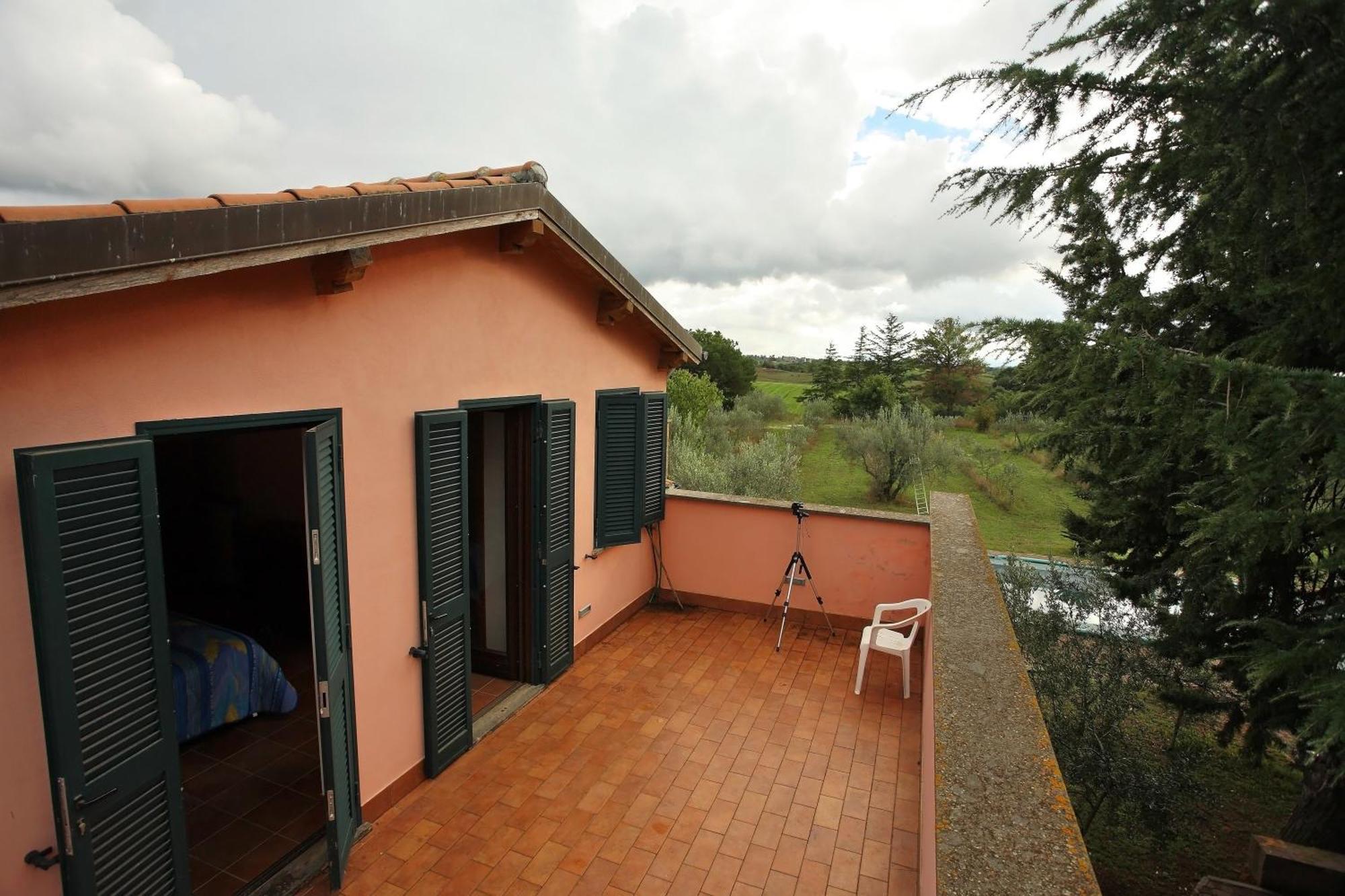 Four-Bedroom Villa Separate Building