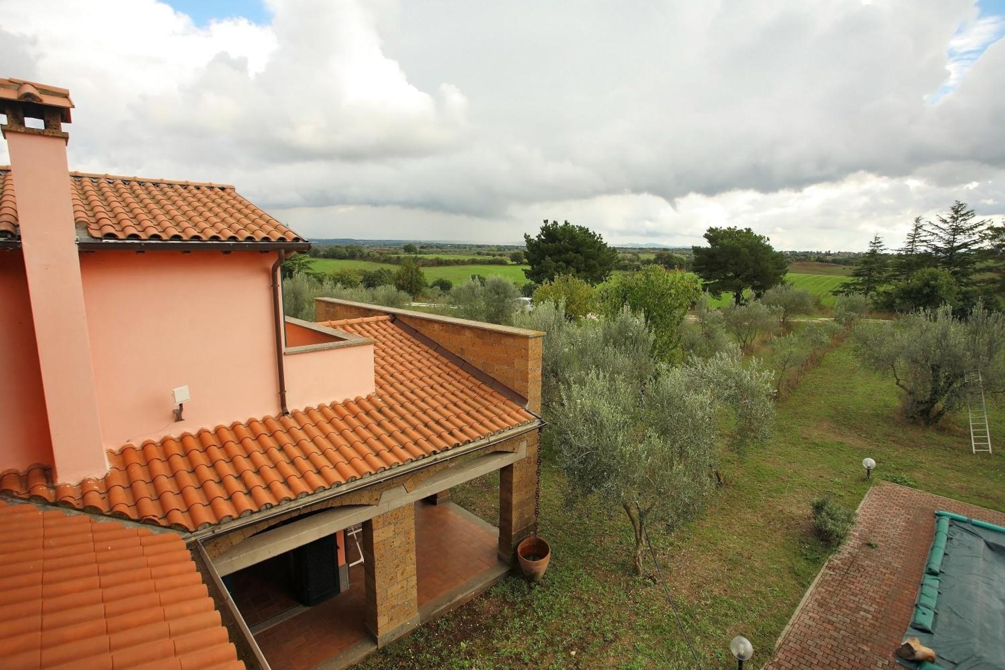 Four-Bedroom Villa Separate Building